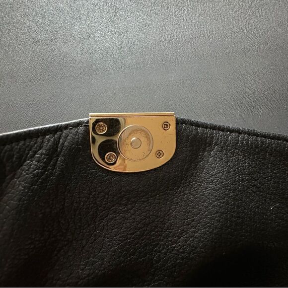 Michael Kors Small Shoulder Black Leather Crossbody Bag - Picture 11 of 13